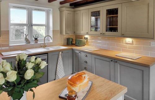 Potter Brompton Cottage | 5 bedroom accommodation in Potter Brompton, Scarborough