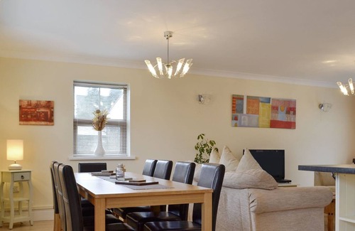 Aberdare Cottage | 5 bedroom accommodation in Penderyn, near Merthyr Tidfil