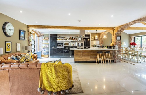 North Sea Cottage | 5 bedroom accommodation in Wold Newton, near Filey