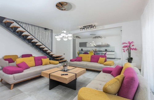 Galizana House | 5 bedroom amazing home in Galizana