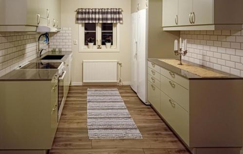 Tranas House | 5 Bedroom Awesome Home In Kopparberg
