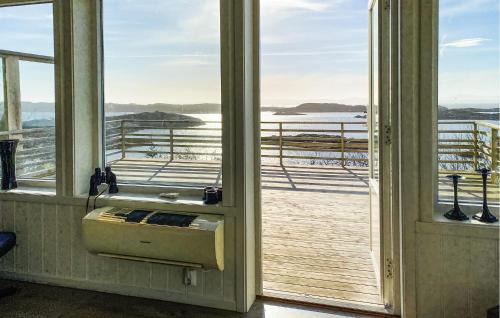 Bogoyvaer House | 5 Bedroom Beautiful Home In Kverva