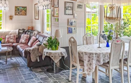 Vastergarn House | 5 Bedroom Cozy Home In Gotlands Tofta