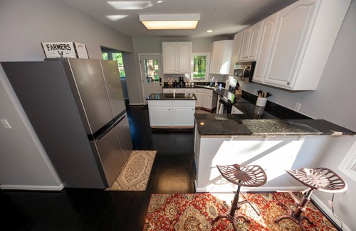 Delaplane House | 5-bedroom Farmhouse In Heart Of Virginia Horse Country- Private Trail To Wine