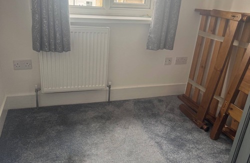 Enfield Highway House | 5 Bedroom Full House Enfield London Parking 2 Cars,Great Location,Massive garden