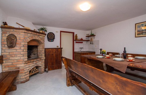 Nedescina House | 5 bedroom stunning home in Nedescina