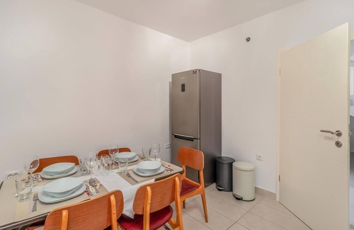 Ika House | 5 bedroom stunning home in Ika