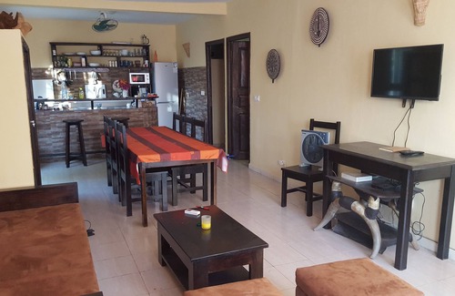 Mbour House | 5 bedroom Villa - Air-conditioned with Pool - La Maison des Voyageurs - Warang