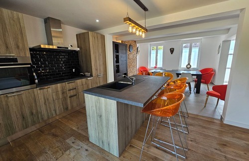 Courcelles Villa | 5 Bedroom Villa for 10 in Gouy-lez-Piéton