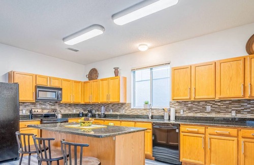 Windwood Bay House | 5 Bedroom Villa l 10 min to Disney l Themed Rooms