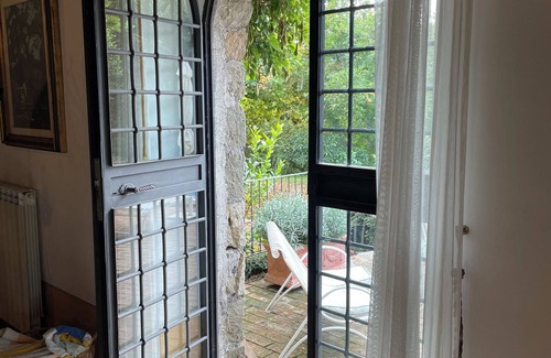 Caprarola Villa | 5 bedroom villa with heated pool and air conditioning set in landscaped garden.