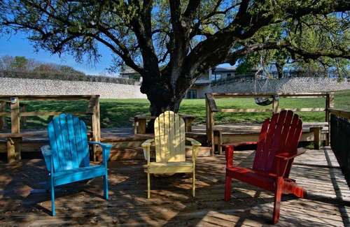 Glen Rose House | 5 Bedrooms, 5.5 Baths, covered porches, hot tub, game room, walk to the square.