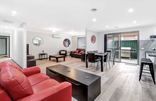 Leopold House | 5 Bedrooms I Sleeps 13 I Bellarine Peninsula