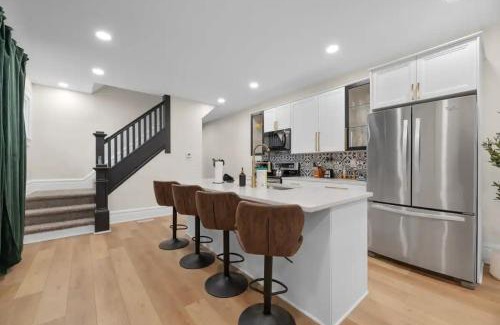 Glen Echo Apartment | 5 Bedrooms Sleeps 14 Hot Tub Fire Pit