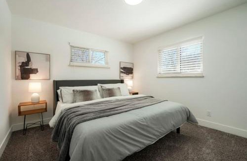 Allendale Area House | 5-Bedrooms! Stylish and Modern Home, Pets Welcome!