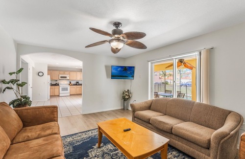 Lake Wilson Preserve Villa | 5 Bedrooms Vacation Home near Disney