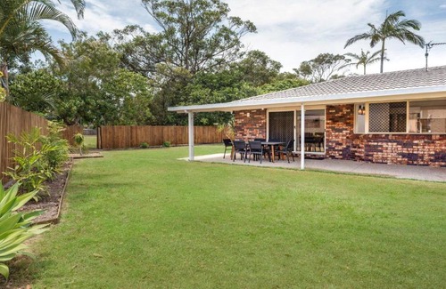 Warana House | 5 Bullando Street Warana QLD