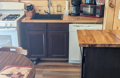 South Rutland House | #5 - Cozy private unit near Salmon River, and Tug Hill ATV/snowmobile trails.