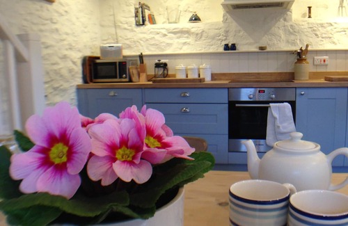 Dinder Cottage | 5*Luxury Coach House, nr Wells. Peaceful idyllic village. Walk to fab nearby pub