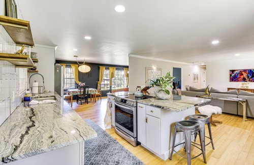 Salem House | 5 Mi to Lake Keowee: Stylish Salem Home w/Yard!