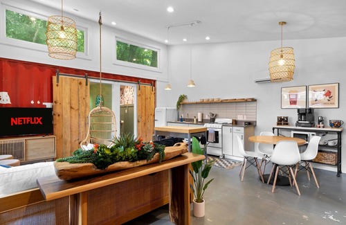 Woodfin House | 5 min 2 Downtown Asheville w/Hot Tub!