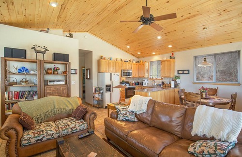 Durango House | 5 Min To Downtown Durango, Privacy, Bordering National Forest!