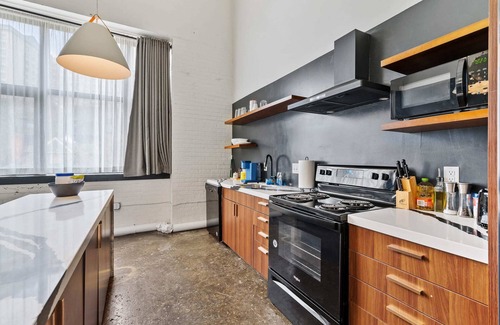North Oakland Apartment | 5 min to UPMC Shadyside Oakland East Liberty, sleeps 6 unit 304