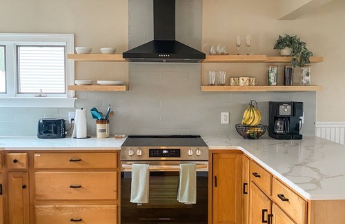 New Fairfield House | 5 min walk to private beach