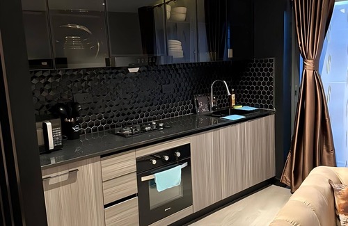 Westlands Apartment | 5 mins to popular shopping malls and diners