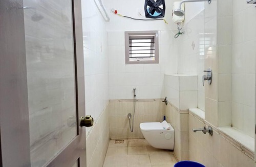 Chromepet House | 5 minutes walk to Rela 7 minutes drive to Airport AC Kitchen Bedroom3