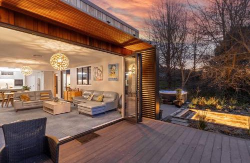 Masterton Villa | 5 o'clock Somewhere