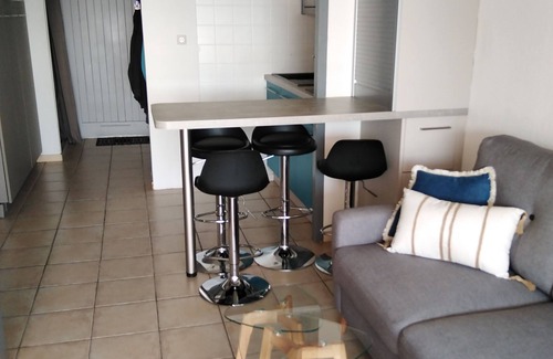 Longeville-sur-Mer Apartment | 5-person apartment with sea view at the foot of the beach