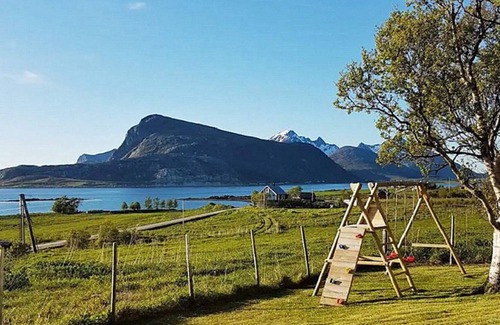 Vestvagøy House | 5 person holiday home in Gravdal