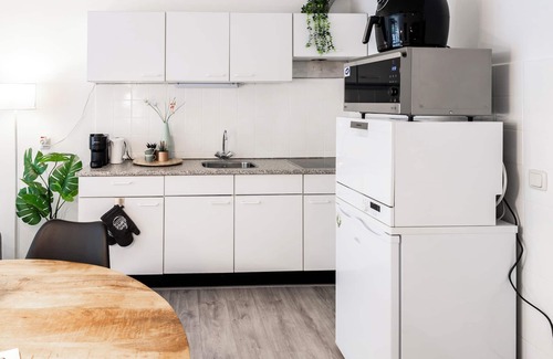 Tilburg Apartment | 5 places to sleep, great location, large balcony, best street in town