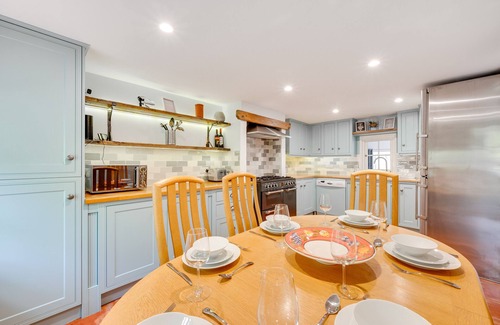 Halesworth House | 5 River Lane - Four Bedroom House, Sleeps 8