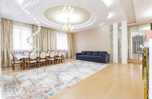 Nur-Sultan Apartment | 5 room комнатная apartment in the center of Astana
