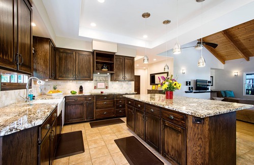 Kailua-Kona House | 5-Star beautiful ocean view 5 minutes to beaches, quiet, private pool/spa/AC!
