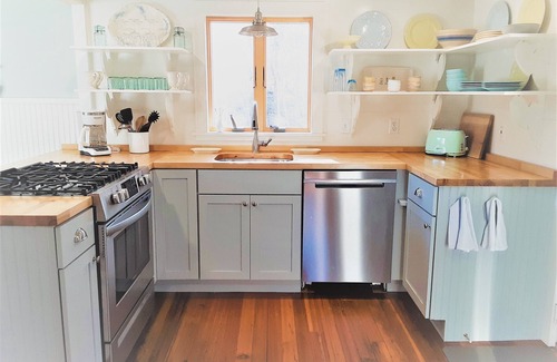 Camden House | 5 Star Cottage in Camden, Maine -In town!