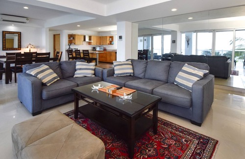 Zona Hotelera Norte Condo | 5-star Luxury Living: Oceanfront 3 Bedroom Condo: Peninsula Grand