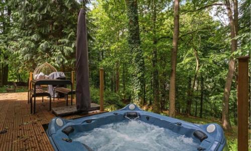 Tickenham House | 5 Star Luxury Woodland Retreat Sleeps 12 Hot tub Sauna