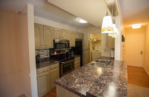 Roselawn Finance Condo | 5-STAR Rated - Cincinnati's favorite extended stay Apartments!