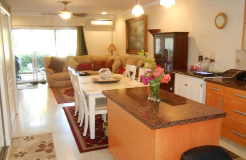 Bell Channel Bay House | 5* Star, Spacious and Clean with Pool, Waterfront Villa Close to All Amenities