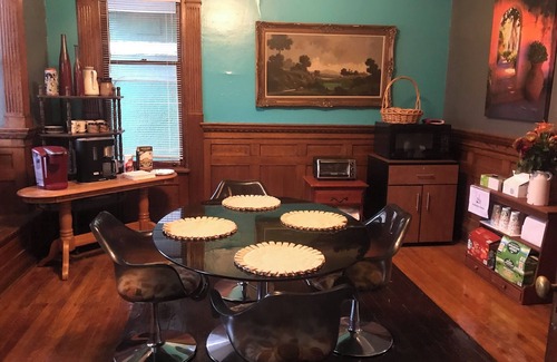 Erie House | 5 Star Victorian Mansion Downtown Erie