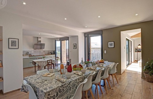 Luriecq Cottage | 5-suite luxury cottage with spa, near hiking trails