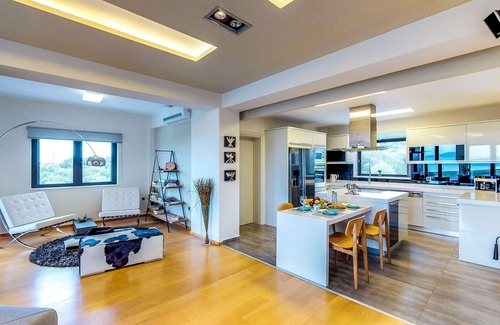 Kontomari Villa | 5' to Beach/Private Heated Pool/Seaview/Gym