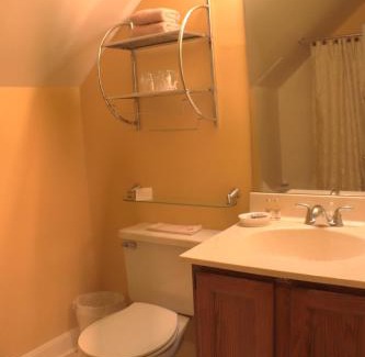 Italian Village Bed & Breakfast | 50 Lincoln Short North Bed & Breakfast