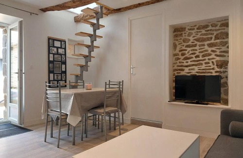 Saint-Carne Apartment | 50 m² Apartment ∙ 2 bedrooms ∙ 4 guests