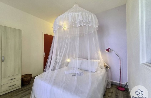 Saint-Denis Apartment | 50 m² Apartment ∙ 1 bedroom ∙ 2 guests