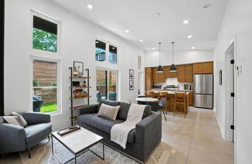 Thiensville House | 500 House - Unit D townhouse