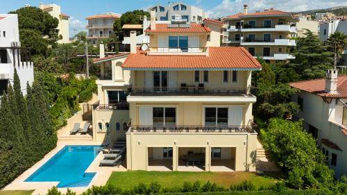 Voula Villa | 500 m² Villa ∙ 5 bedrooms ∙ 14 guests